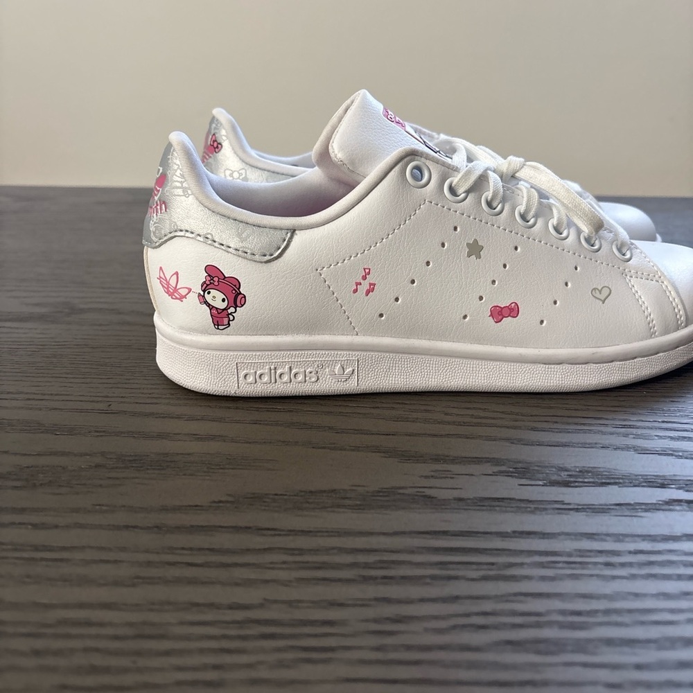 Hello Kitty x adidas Stan Smith Women US 6½ White Pink Collab Sneaker - Picture 2 of 6